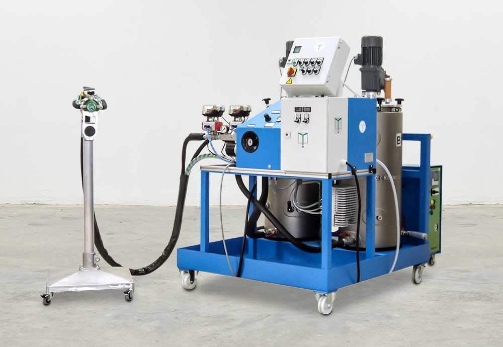 Mixing head with self-cutting mixer connection